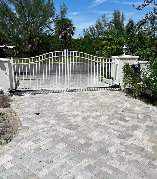 Chain Link Gate Repair in Virginia Gardens, FL